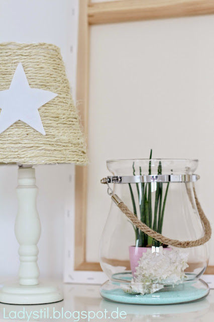 Lampenschirm aus Bast mit weißem Stern und Seaside-Deko