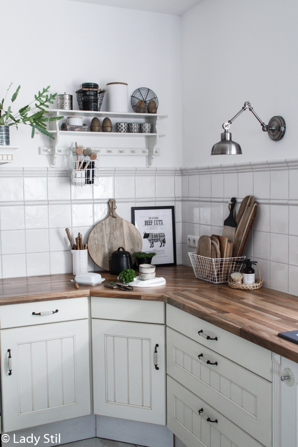 Ostertisch dekorieren minimalistisch in Schwarz Weiß und Holz, Küchenimpressionen Ostern 2017, Interiorblog, 